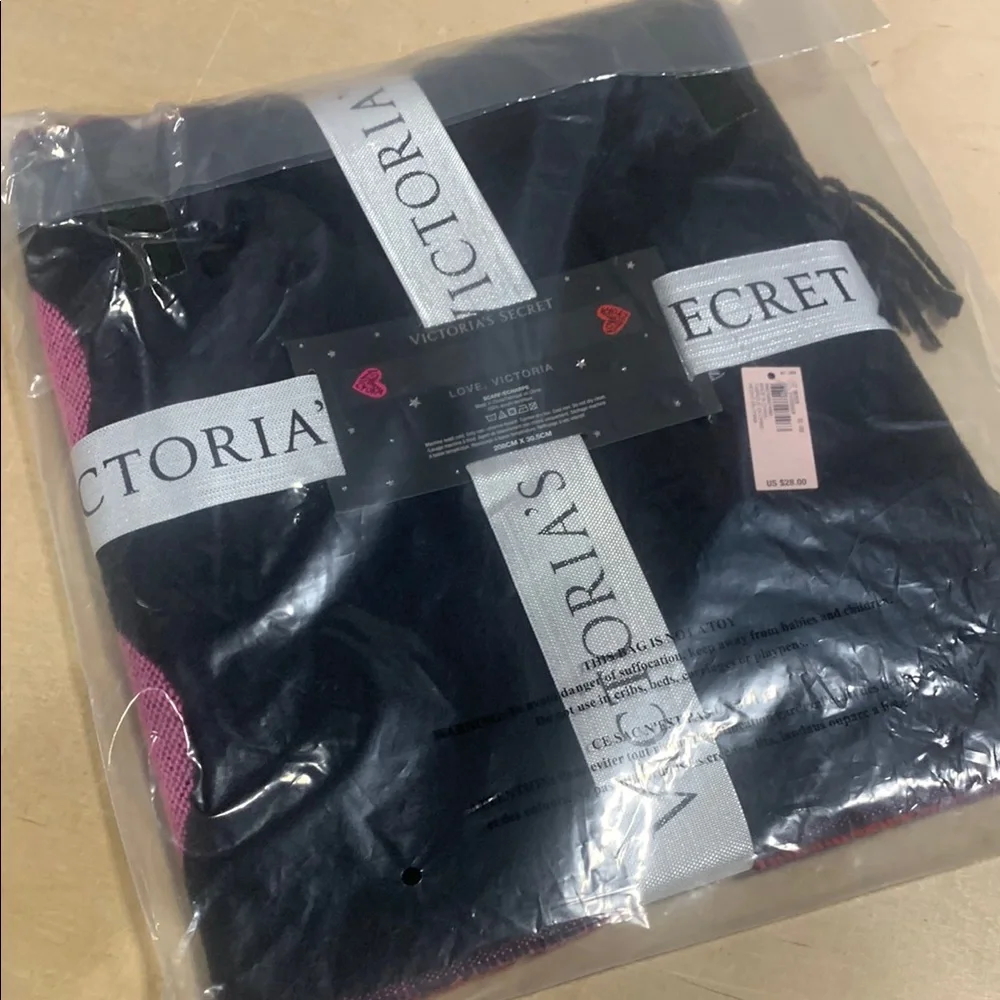 Victoria's Secret Black‎ and Pink Heart Scarf with Fringe - 6087